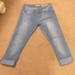 Denim capris. Size 3. Light blue.